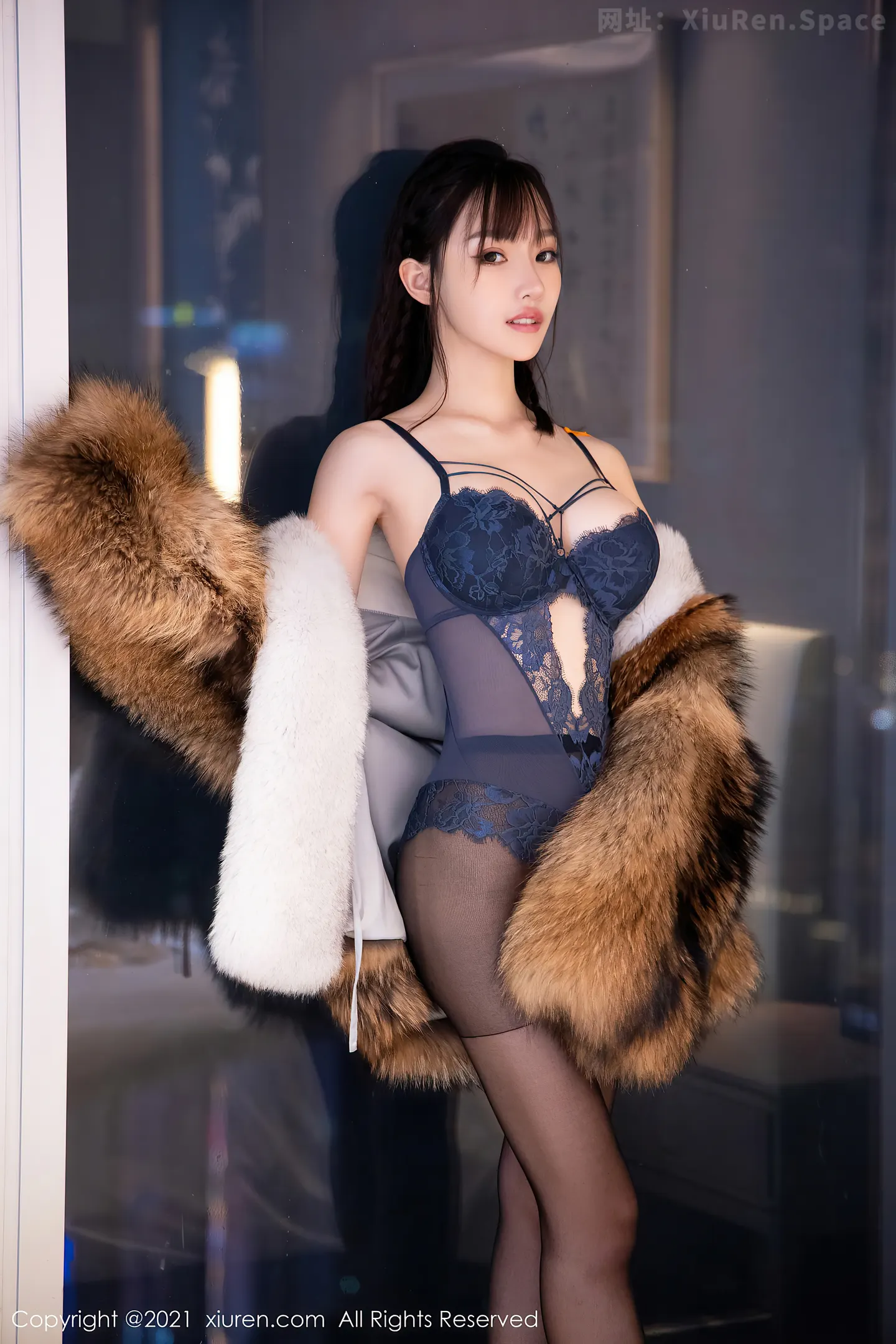 图片[5]-[XiuRen秀人网]VOL.4031 模特西门小玉私房皮草服饰下性感蕾丝内衣配黑丝裤袜诱惑写真62P-秀人网官方网站